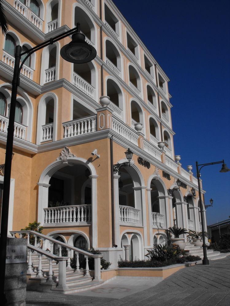 Hotel Grand President 4*