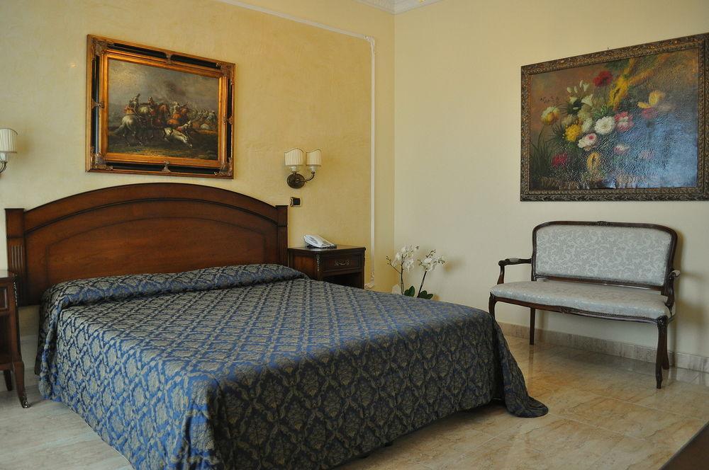 Hotel Grand President 4*