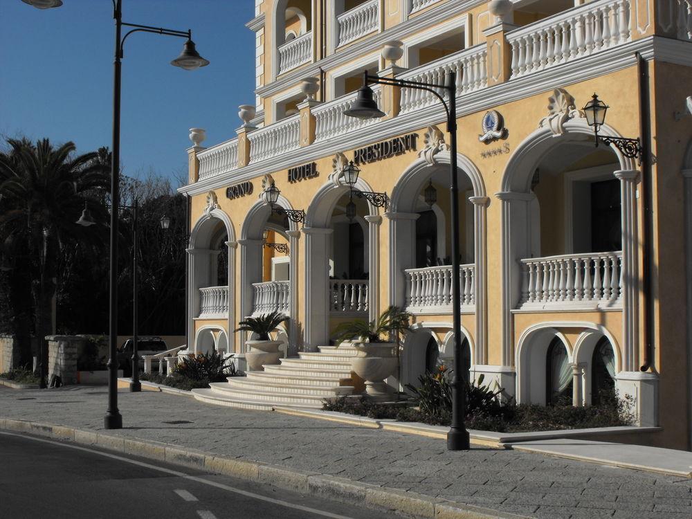 Hotel Grand President 4*